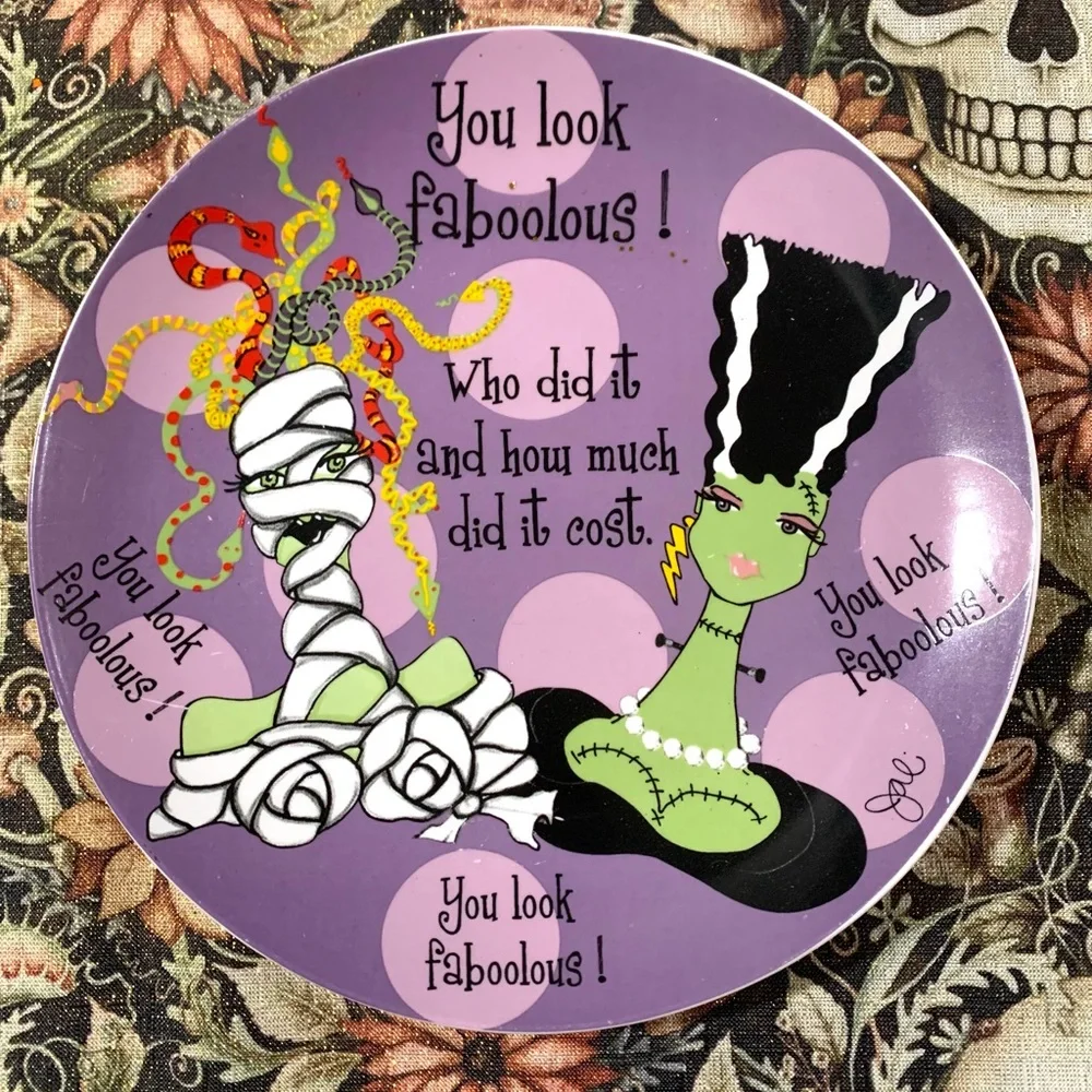American Atelier Delish “Chillin With My Ghoul Friends” decorative plates (3)